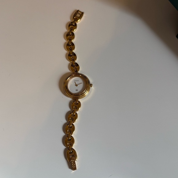 Gucci Interchangeable Bezel Watch - Picture 4 of 5